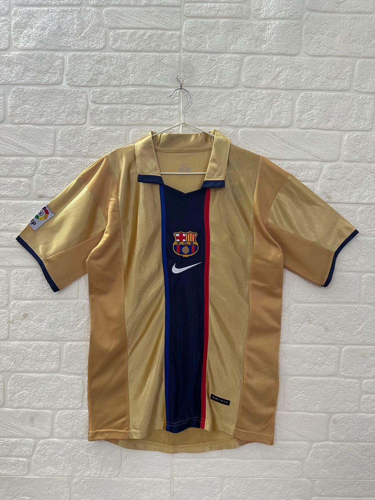 Barcelona 2001-03 Away Jersey Half Sleeves | Retro Version