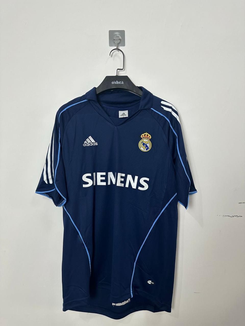 Real Madrid 2005-06 Away Jersey Half Sleeves | Retro Version