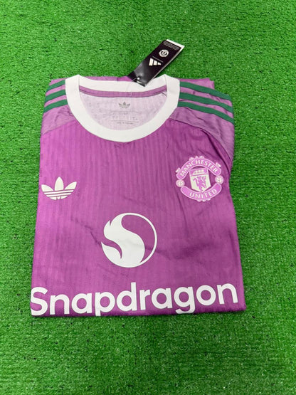 Manchester United 2026-27 Away Goalkeeper Jersey | Player Version