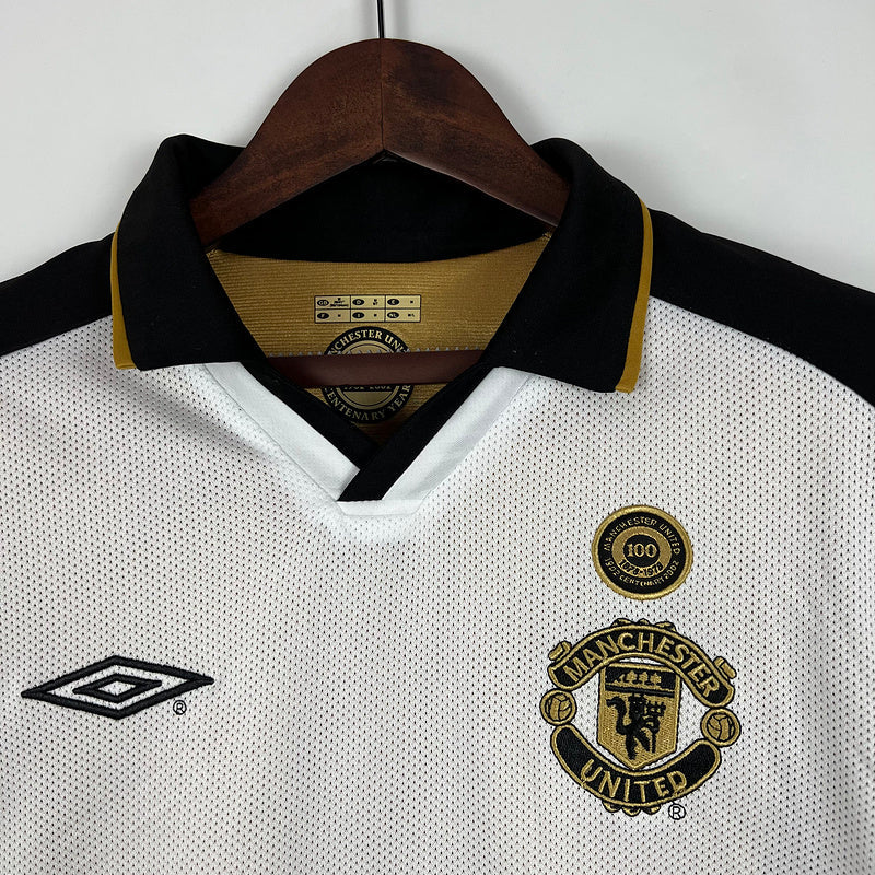 Manchester United 2001-02 centenary jersey – 100-year anniversary patch close-up detail